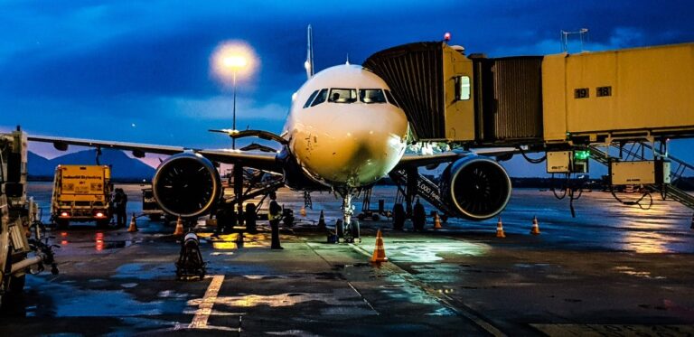 Quels sont les débouchés envisageables après une formation en maintenance aéronautique ?